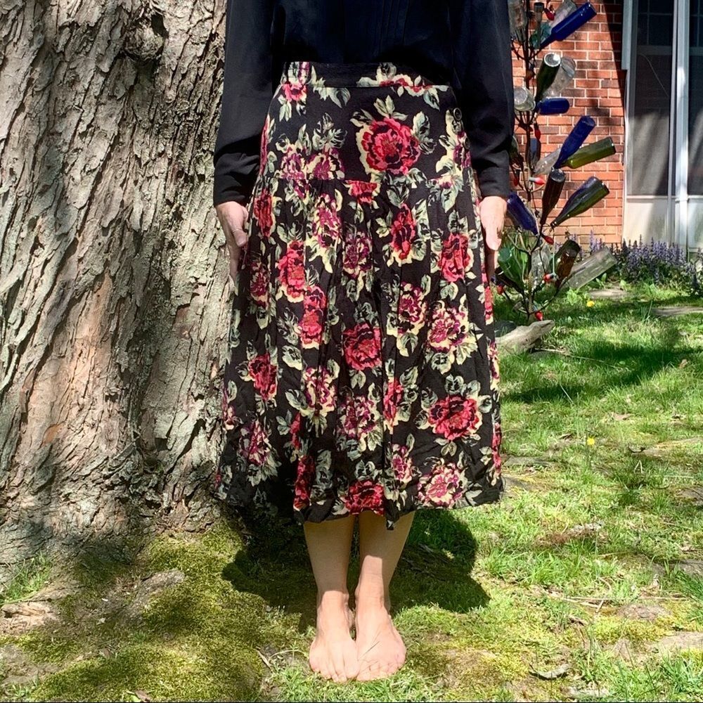 Vtg‎ 80s CHU black floral rayon skirt